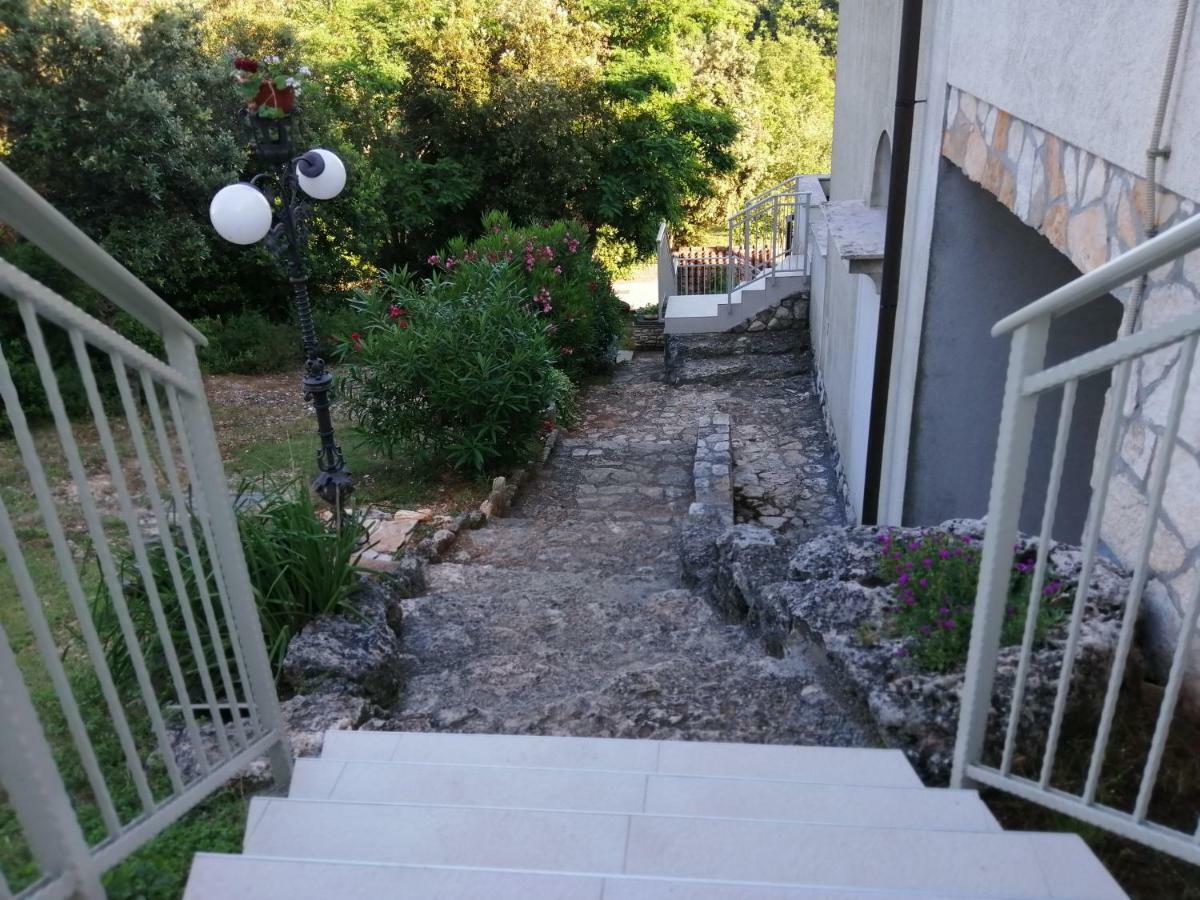 Garden Apartment Pjescana Uvala Bagian luar foto