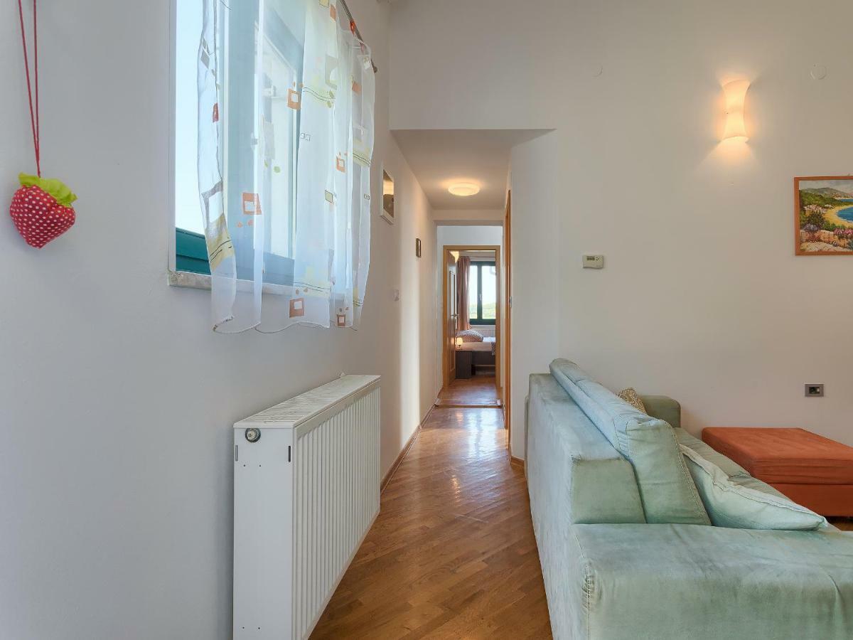 Garden Apartment Pjescana Uvala Bagian luar foto