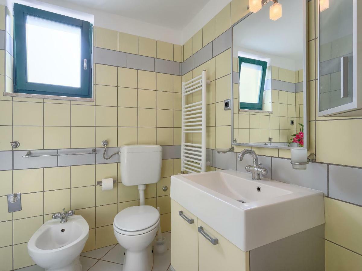Garden Apartment Pjescana Uvala Bagian luar foto