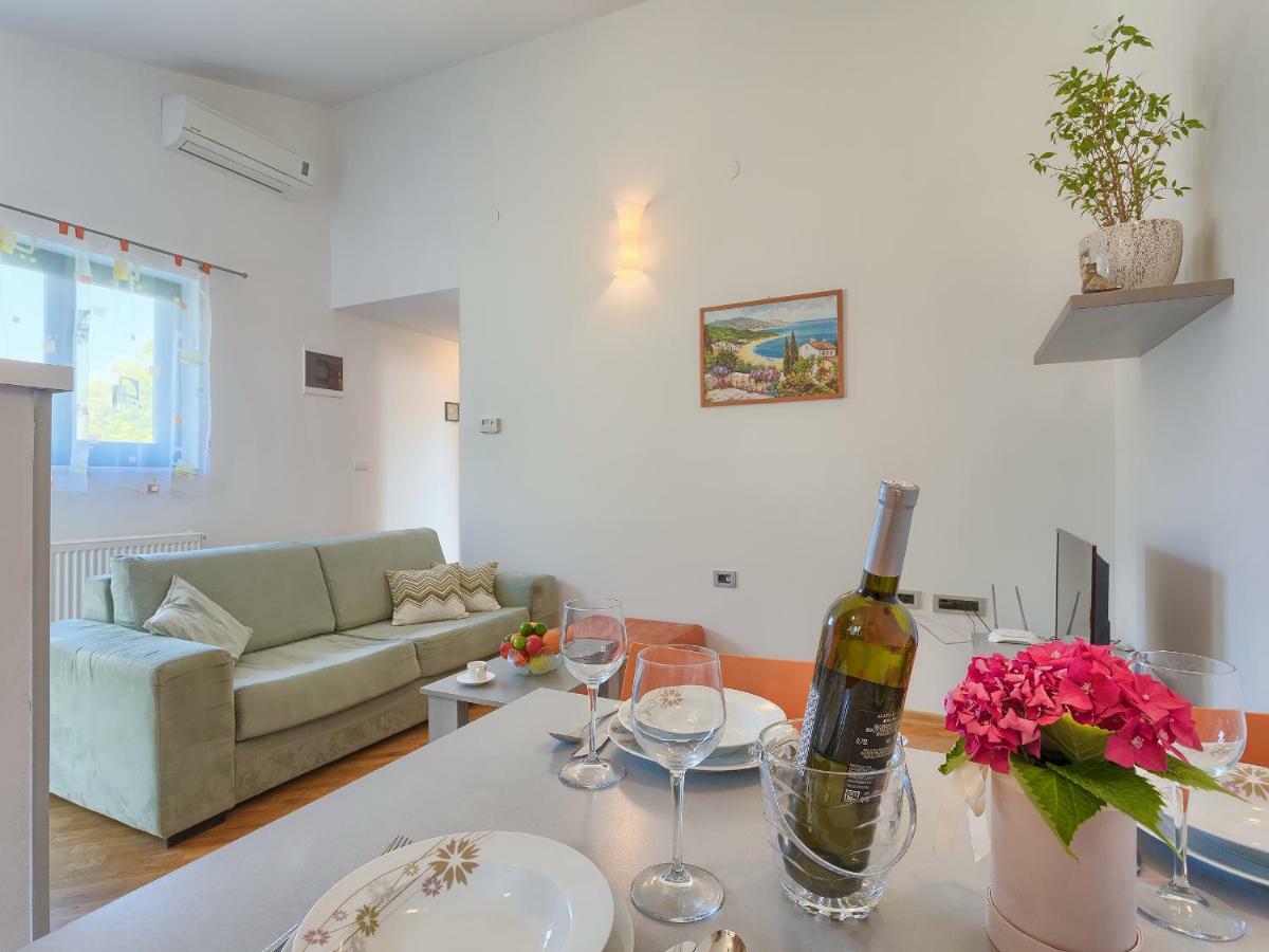 Garden Apartment Pjescana Uvala Bagian luar foto
