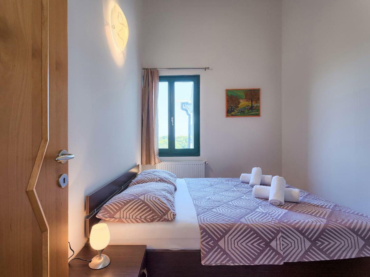 Garden Apartment Pjescana Uvala Bagian luar foto