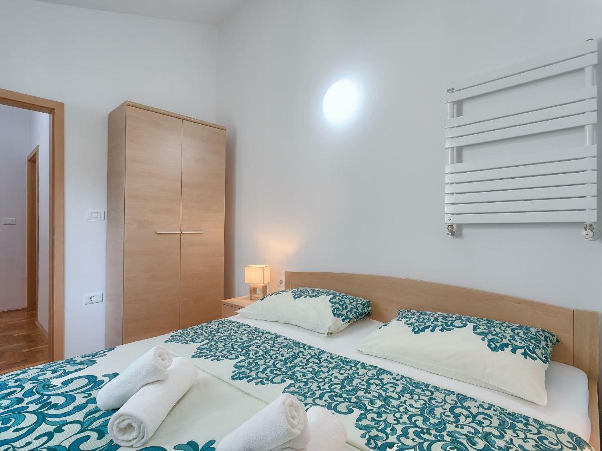 Garden Apartment Pjescana Uvala Bagian luar foto